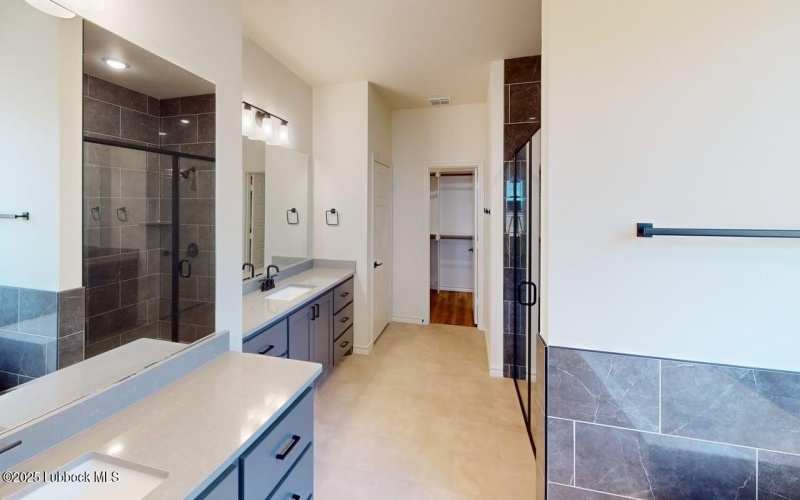 612 E 13th Street, Wolfforth, TX 79382, 4 Habitaciones Habitaciones , ,3 BañosBaños,Residential,En Venta,612 E 13th Street,202551828