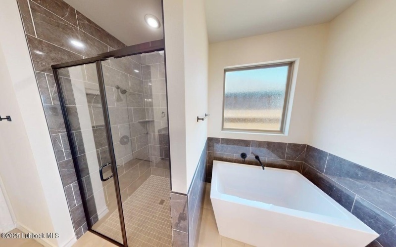612 E 13th Street, Wolfforth, TX 79382, 4 Habitaciones Habitaciones , ,3 BañosBaños,Residential,En Venta,612 E 13th Street,202551828