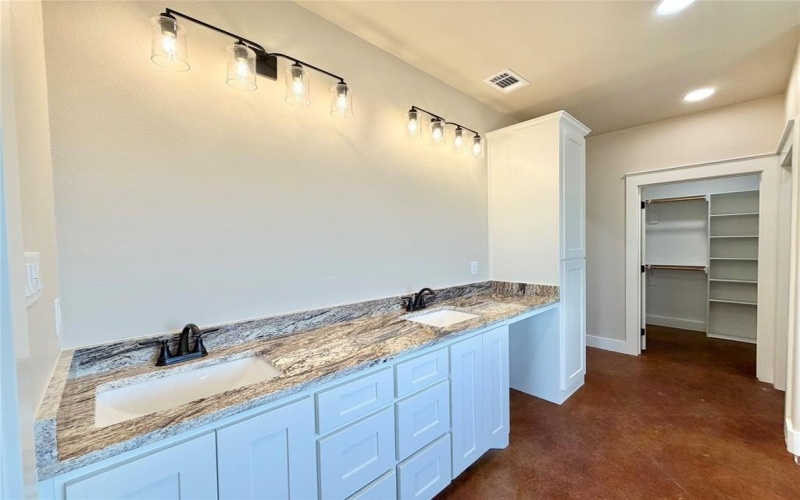 1017 Sabrina Court, Weatherford, TX 76085, 4 Habitaciones Habitaciones , ,2 BañosBaños,Residential,En Venta,1017 Sabrina Court,0,21141677