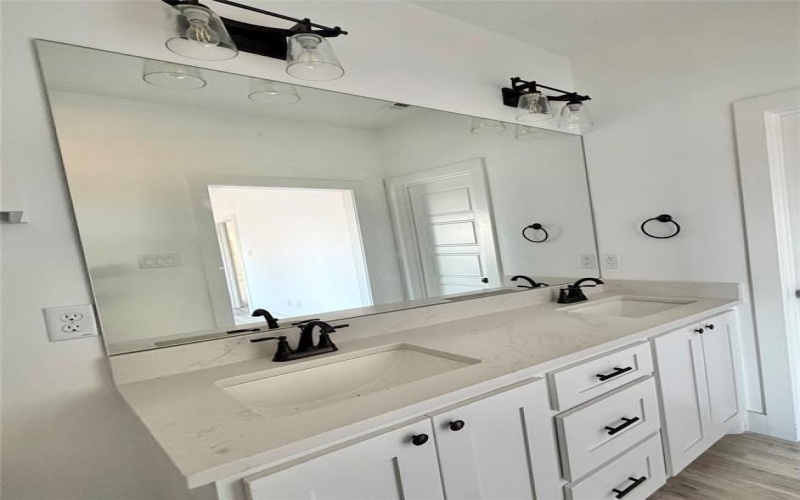 2001 Collin Street, Weatherford, TX 76085, 4 Habitaciones Habitaciones , ,2 BañosBaños,Residential,En Venta,2001 Collin Street,0,21141738