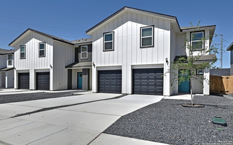 11319 Clearmine, San Antonio, TX 78224, ,Residential Multi Family,En Venta,11319 Clearmine,0,1912756