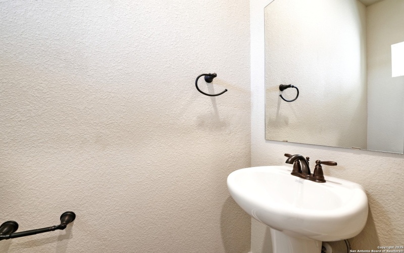 11319 Clearmine, San Antonio, TX 78224, ,Residential Multi Family,En Venta,11319 Clearmine,0,1912756