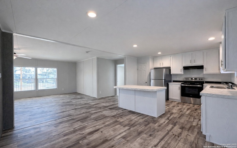 563 Oak Trail, Canyon Lake, TX 78133, 3 Habitaciones Habitaciones , ,2 BañosBaños,Residential,En Venta,563 Oak Trail,0,1930797