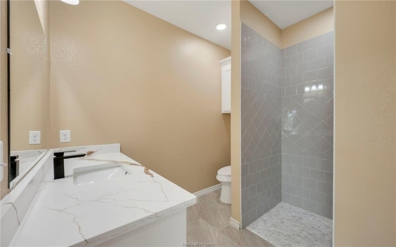 1505 Red Oak Street, Bryan, TX 77803, 3 Bedrooms Bedrooms, ,2 BathroomsBathrooms,Residential,For Sale,1505 Red Oak Street,0,25013298