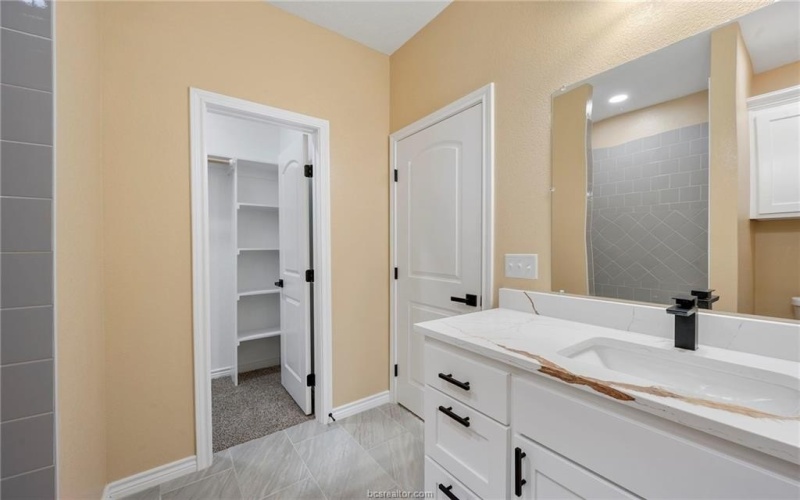 1505 Red Oak Street, Bryan, TX 77803, 3 Bedrooms Bedrooms, ,2 BathroomsBathrooms,Residential,For Sale,1505 Red Oak Street,0,25013298