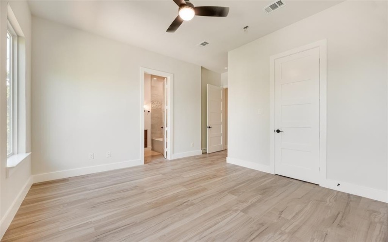 1121 Muncie Avenue, Dallas, TX 75212, 3 Habitaciones Habitaciones , ,3 BañosBaños,Residential,En Venta,1121 Muncie Avenue,0,21141632