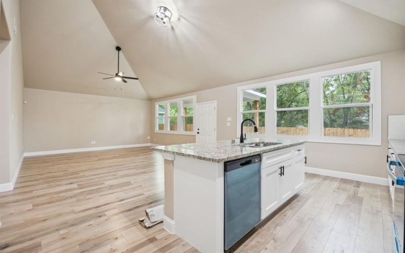 1116 E Pulaski Street, Fort Worth, TX 76104, 4 Bedrooms Bedrooms, ,2 BathroomsBathrooms,Residential,For Sale,1116 E Pulaski Street,0,21142258