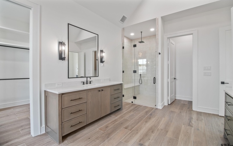 3312 Forest Court, Tyler, TX 75703, 4 Habitaciones Habitaciones , ,5 BañosBaños,Residential,En Venta,3312 Forest Court,0,26000117