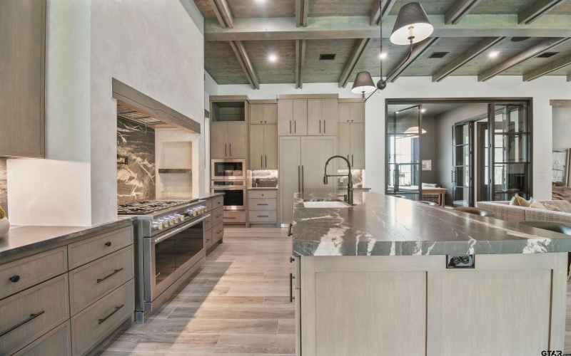 3312 Forest Court, Tyler, TX 75703, 4 Habitaciones Habitaciones , ,5 BañosBaños,Residential,En Venta,3312 Forest Court,0,26000117