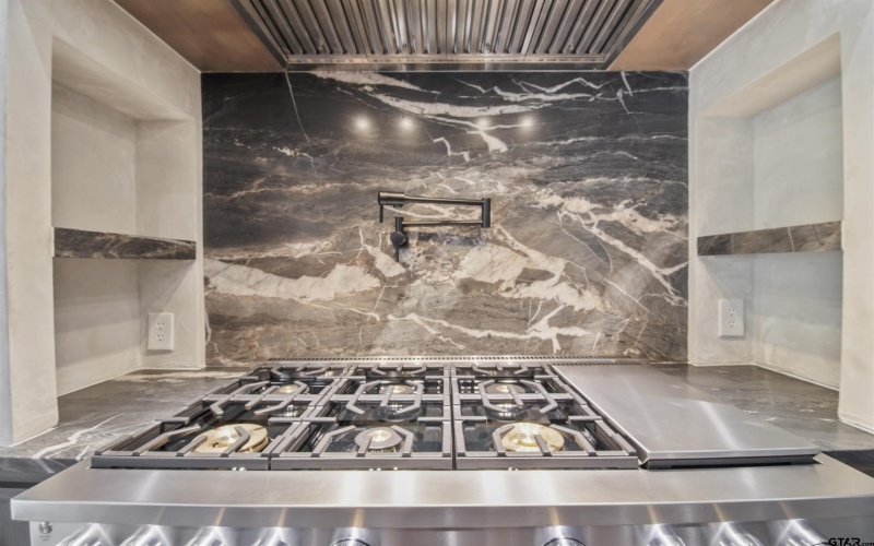 3312 Forest Court, Tyler, TX 75703, 4 Habitaciones Habitaciones , ,5 BañosBaños,Residential,En Venta,3312 Forest Court,0,26000117