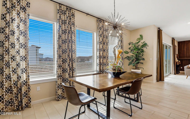 980 WILLOW RIVER Drive, El Paso, TX 79932, 4 Habitaciones Habitaciones , ,3 BañosBaños,Residential,En Venta,980 WILLOW RIVER Drive,0,935759