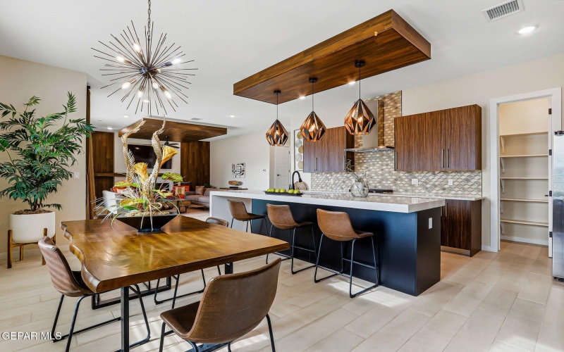 980 WILLOW RIVER Drive, El Paso, TX 79932, 4 Habitaciones Habitaciones , ,3 BañosBaños,Residential,En Venta,980 WILLOW RIVER Drive,0,935759