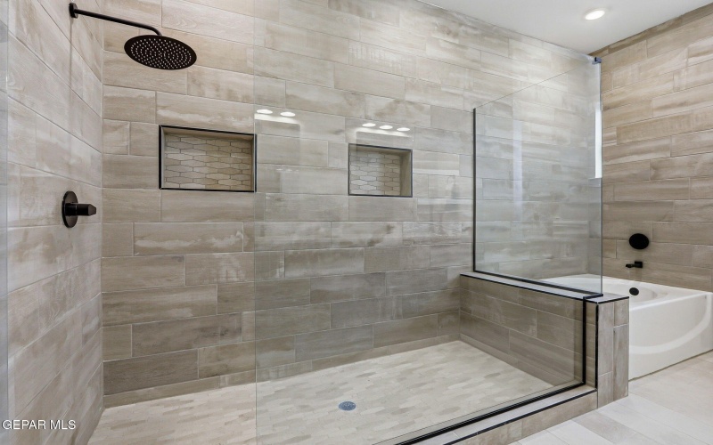 980 WILLOW RIVER Drive, El Paso, TX 79932, 4 Habitaciones Habitaciones , ,3 BañosBaños,Residential,En Venta,980 WILLOW RIVER Drive,0,935759