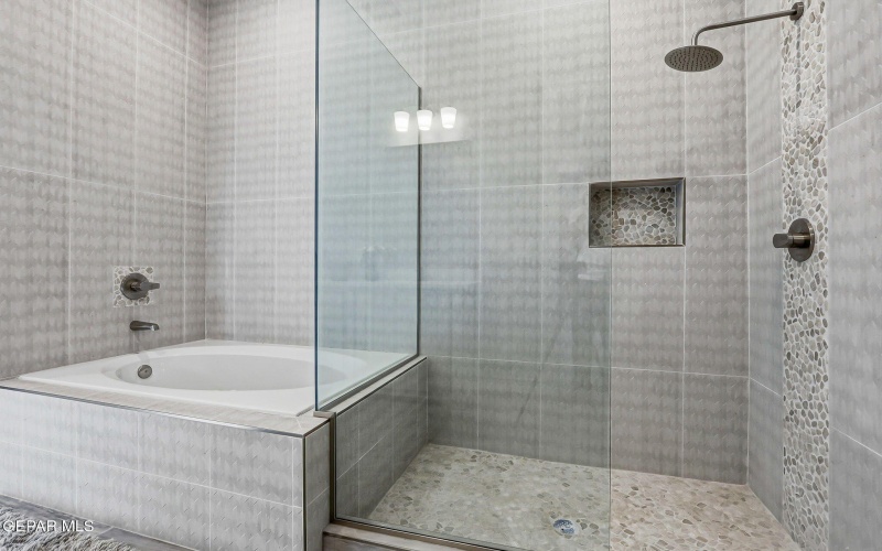 980 PECOS RIVER Drive, El Paso, TX 79932, 4 Habitaciones Habitaciones , ,2 BañosBaños,Residential,En Venta,980 PECOS RIVER Drive,0,935761