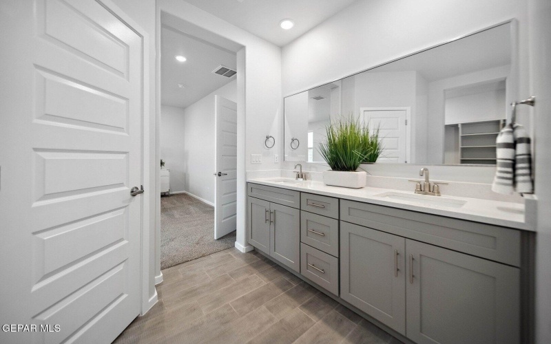 13949 Thunder Sky Ave, El Paso, TX 79928, 3 Bedrooms Bedrooms, ,2 BathroomsBathrooms,Residential,For Sale,13949 Thunder Sky Ave,0,935781