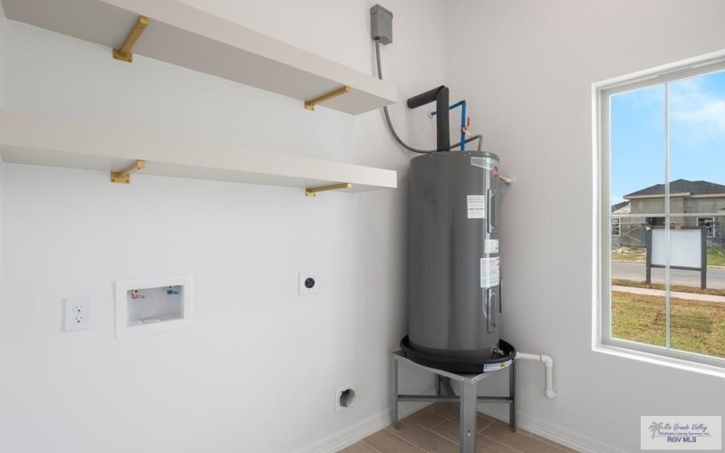 2441 CALLE MORENO, BROWNSVILLE, TX 78521, 4 Habitaciones Habitaciones , ,2 BañosBaños,Residential,En Venta,2441 CALLE MORENO,0,29769404