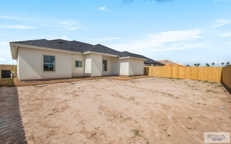 2441 CALLE MORENO, BROWNSVILLE, TX 78521, 4 Habitaciones Habitaciones , ,2 BañosBaños,Residential,En Venta,2441 CALLE MORENO,0,29769404