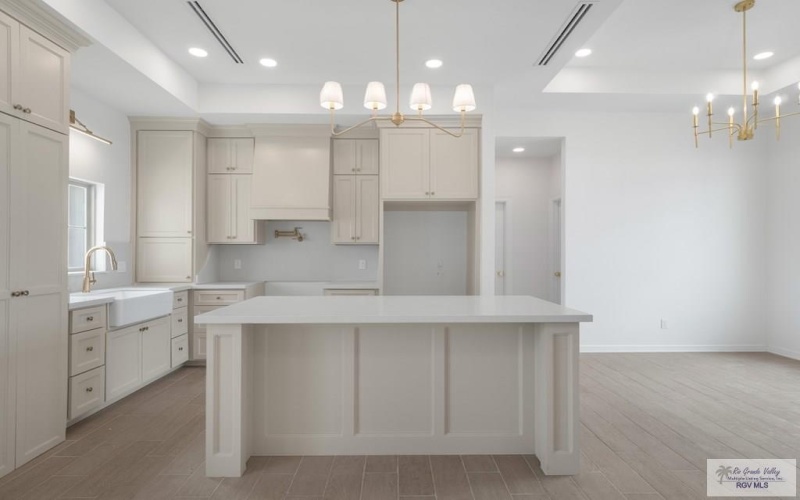 2441 CALLE MORENO, BROWNSVILLE, TX 78521, 4 Habitaciones Habitaciones , ,2 BañosBaños,Residential,En Venta,2441 CALLE MORENO,0,29769404