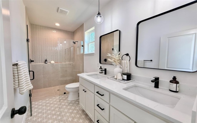 5610 San Jacinto Drive, Granbury, TX 76048, 4 Bedrooms Bedrooms, ,2 BathroomsBathrooms,Residential,For Sale,5610 San Jacinto Drive,0,21139082