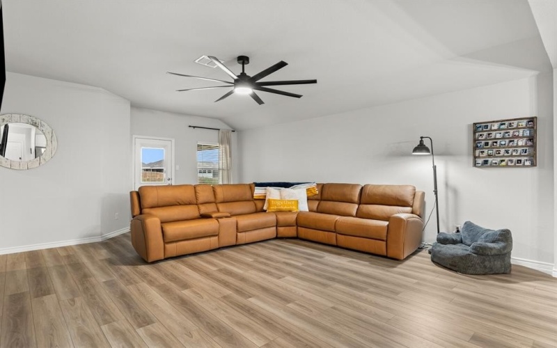 5825 Foggy Lagoon Drive, Waco, TX 76708, 4 Habitaciones Habitaciones , ,2 BañosBaños,Residential,En Venta,5825 Foggy Lagoon Drive,0,21141158