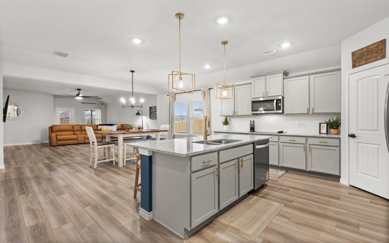 5825 Foggy Lagoon Drive, Waco, TX 76708, 4 Habitaciones Habitaciones , ,2 BañosBaños,Residential,En Venta,5825 Foggy Lagoon Drive,0,21141158