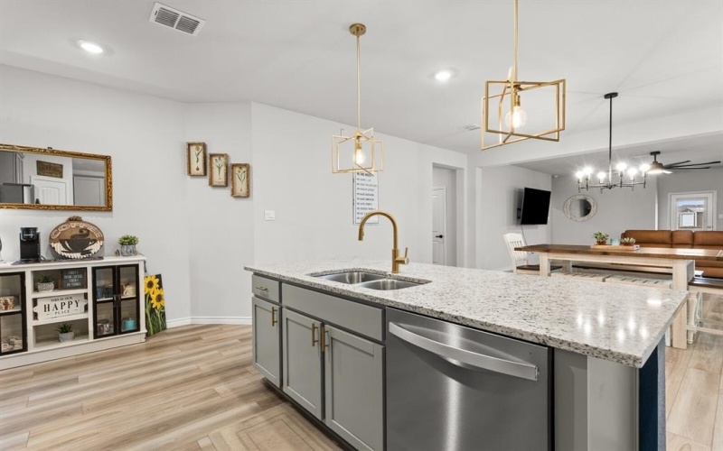 5825 Foggy Lagoon Drive, Waco, TX 76708, 4 Habitaciones Habitaciones , ,2 BañosBaños,Residential,En Venta,5825 Foggy Lagoon Drive,0,21141158