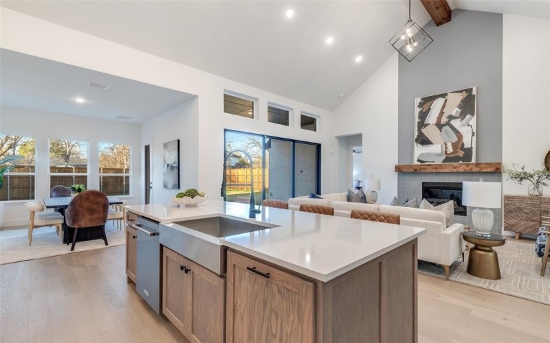 3849 Hawick Lane, Dallas, TX 75220, 5 Habitaciones Habitaciones , ,5 BañosBaños,Residential,En Venta,3849 Hawick Lane,0,21119522