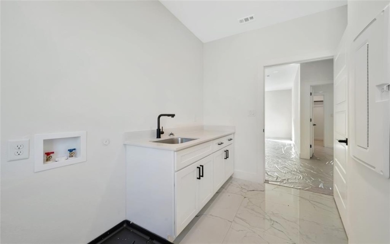 2150 Oak Haven Court, Garland, TX 75044, 4 Habitaciones Habitaciones , ,3 BañosBaños,Residential,En Venta,2150 Oak Haven Court,0,21135890