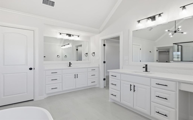 2005 Forest Bridge Drive, Azle, TX 76020, 5 Habitaciones Habitaciones , ,3 BañosBaños,Residential,En Venta,2005 Forest Bridge Drive,0,21138436