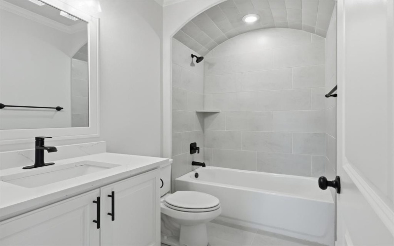 2005 Forest Bridge Drive, Azle, TX 76020, 5 Habitaciones Habitaciones , ,3 BañosBaños,Residential,En Venta,2005 Forest Bridge Drive,0,21138436