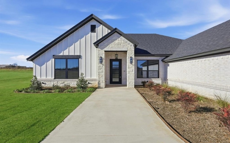 2005 Forest Bridge Drive, Azle, TX 76020, 5 Habitaciones Habitaciones , ,3 BañosBaños,Residential,En Venta,2005 Forest Bridge Drive,0,21138436