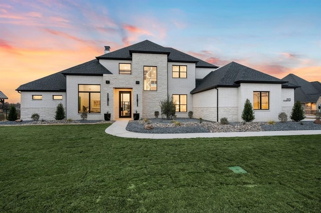 1805 Laguna Bay S, Pelican Bay, TX 76020, 4 Bedrooms Bedrooms, ,5 BathroomsBathrooms,Residential,For Sale,1805 Laguna Bay S,0,21140949