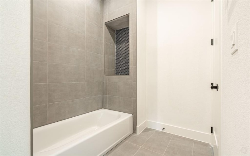 554 Helena Drive, Granbury, TX 76048, 3 Bedrooms Bedrooms, ,2 BathroomsBathrooms,Residential,For Sale,554 Helena Drive,0,21142768