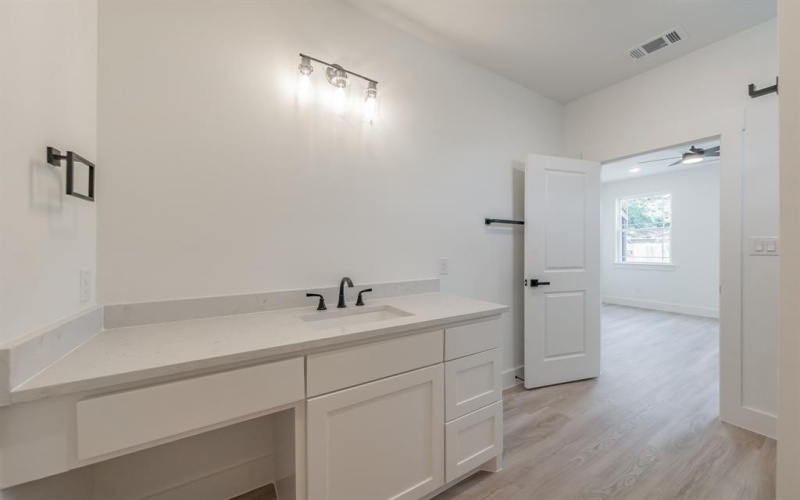 1402 Driess Street, Fort Worth, TX 76104, 3 Habitaciones Habitaciones , ,2 BañosBaños,Residential,En Venta,1402 Driess Street,0,21142837