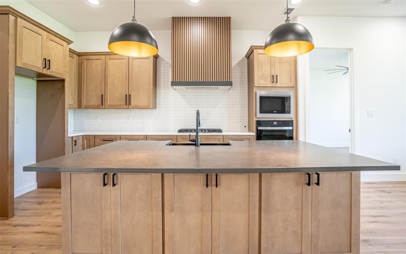 925 Bandon Dunes Drive, Fort Worth, TX 76028, 3 Bedrooms Bedrooms, ,2 BathroomsBathrooms,Residential,For Sale,925 Bandon Dunes Drive,0,21142863