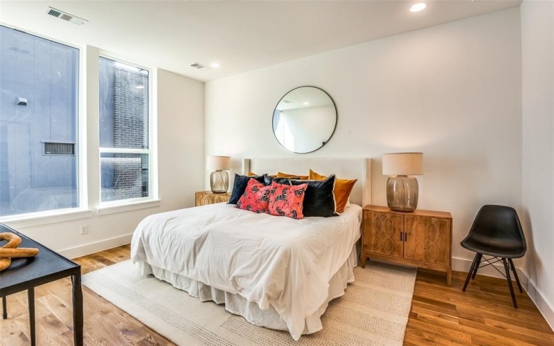 426 W 9th Street #105, Dallas, TX 75208, 3 Habitaciones Habitaciones , ,3 BañosBaños,Residential,En Venta,426 W 9th Street,0,21142926