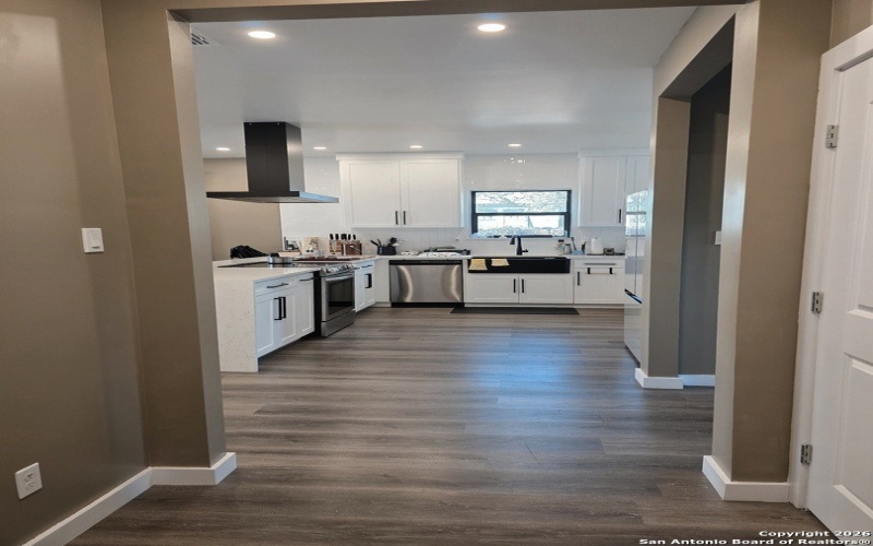 511 E Woodlawn Avenue, San Antonio, TX 78212, 3 Bedrooms Bedrooms, ,2 BathroomsBathrooms,Residential,For Sale,511 E Woodlawn Avenue,0,1931181