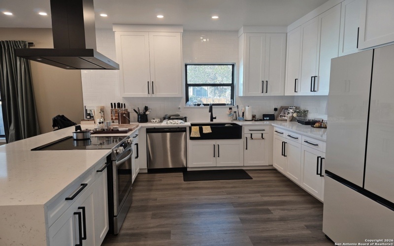 511 E Woodlawn Avenue, San Antonio, TX 78212, 3 Bedrooms Bedrooms, ,2 BathroomsBathrooms,Residential,For Sale,511 E Woodlawn Avenue,0,1931181