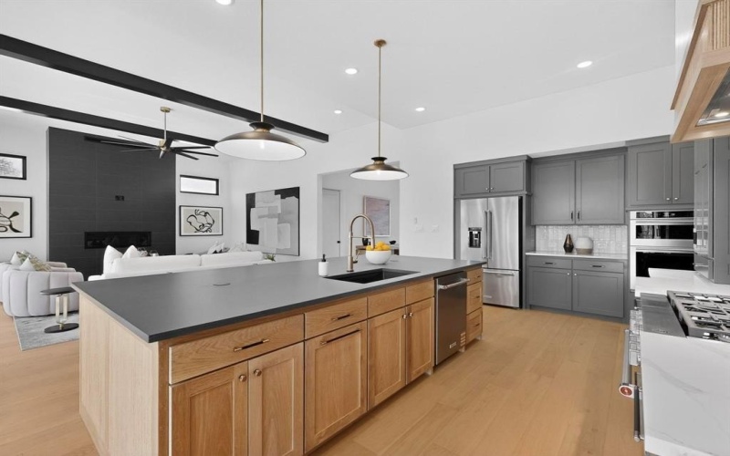 1770 Coopers Hawk Drive, Arlington, TX 76005, 5 Bedrooms Bedrooms, ,6 BathroomsBathrooms,Residential,For Sale,1770 Coopers Hawk Drive,0,21142034