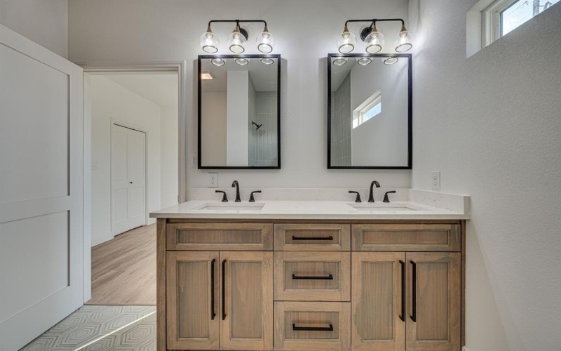 413 Caro Drive, West Tawakoni, TX 75474, 3 Habitaciones Habitaciones , ,2 BañosBaños,Residential,En Venta,413 Caro Drive,0,21142050