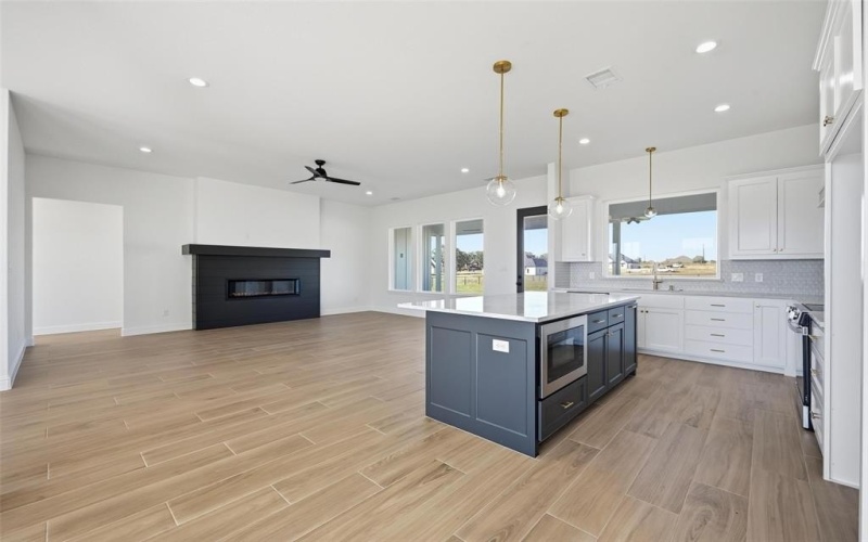 1033 Arbor Vista Drive, Azle, TX 76023, 4 Habitaciones Habitaciones , ,2 BañosBaños,Residential,En Venta,1033 Arbor Vista Drive,0,21142386