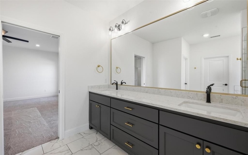 1033 Arbor Vista Drive, Azle, TX 76023, 4 Habitaciones Habitaciones , ,2 BañosBaños,Residential,En Venta,1033 Arbor Vista Drive,0,21142386