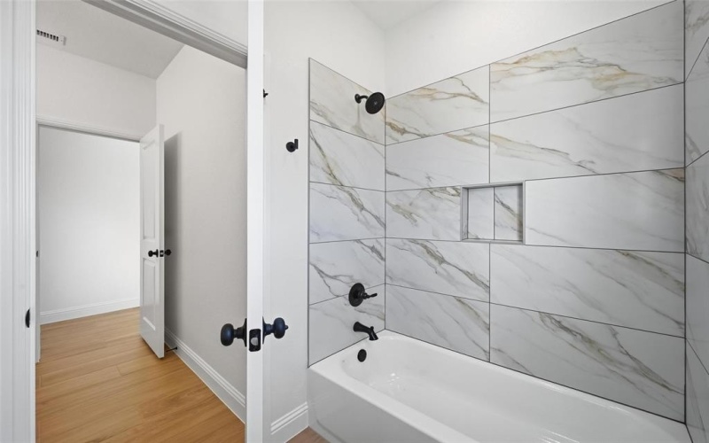 1033 Arbor Vista Drive, Azle, TX 76023, 4 Habitaciones Habitaciones , ,2 BañosBaños,Residential,En Venta,1033 Arbor Vista Drive,0,21142386