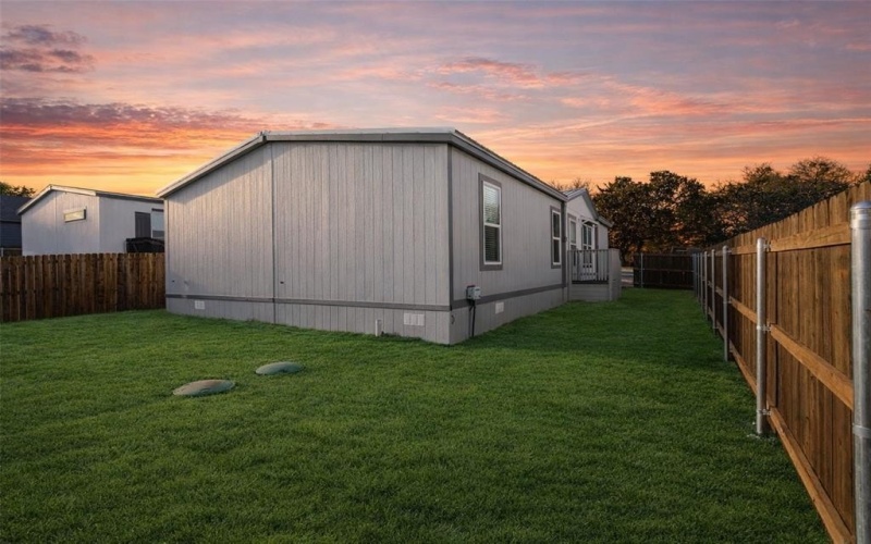 915 Arkansas River Drive, Granbury, TX 76048, 3 Bedrooms Bedrooms, ,2 BathroomsBathrooms,Residential,For Sale,915 Arkansas River Drive,0,21142466