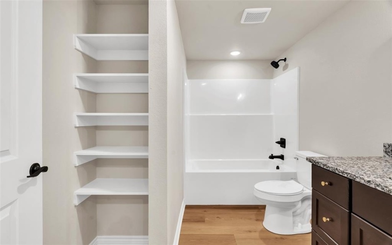 1701 SANDLIN ST, Longview, TX 75602, 3 Habitaciones Habitaciones , ,2 BañosBaños,Residential,En Venta,1701 SANDLIN ST,0,21142620