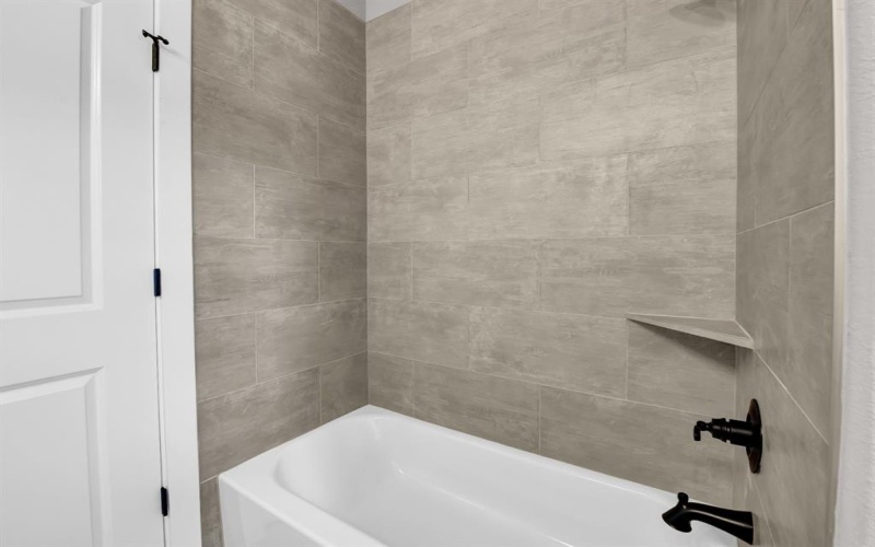 2000 Forest Bridge Drive, Azle, TX 76020, 4 Habitaciones Habitaciones , ,2 BañosBaños,Residential,En Venta,2000 Forest Bridge Drive,0,21142648