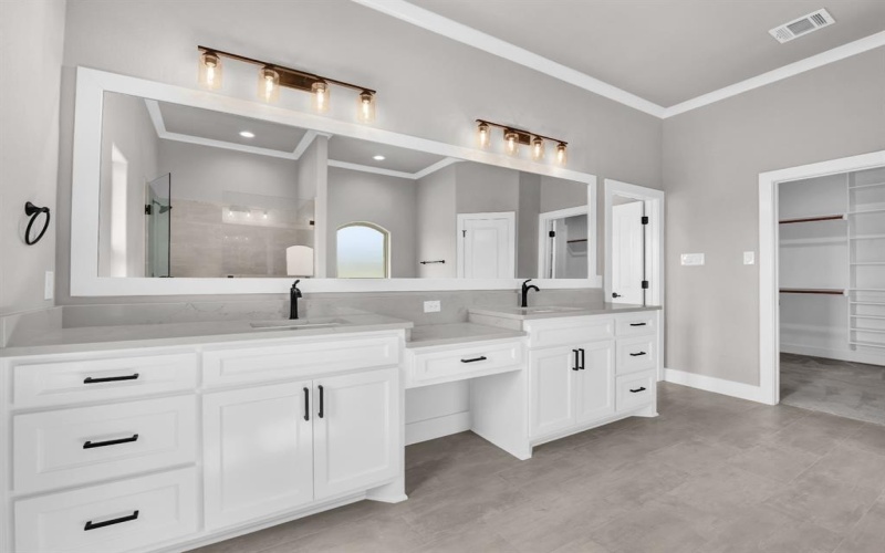 2000 Forest Bridge Drive, Azle, TX 76020, 4 Habitaciones Habitaciones , ,2 BañosBaños,Residential,En Venta,2000 Forest Bridge Drive,0,21142648