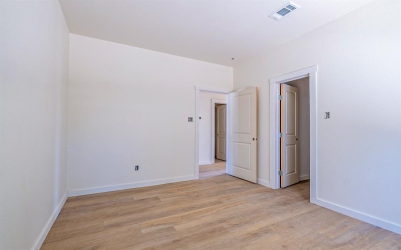 2510 Oxford Avenue, Fort Worth, TX 76106, 6 Bedrooms Bedrooms, ,2 BathroomsBathrooms,Residential Multi Family,For Sale,2510 Oxford Avenue,0,21142677