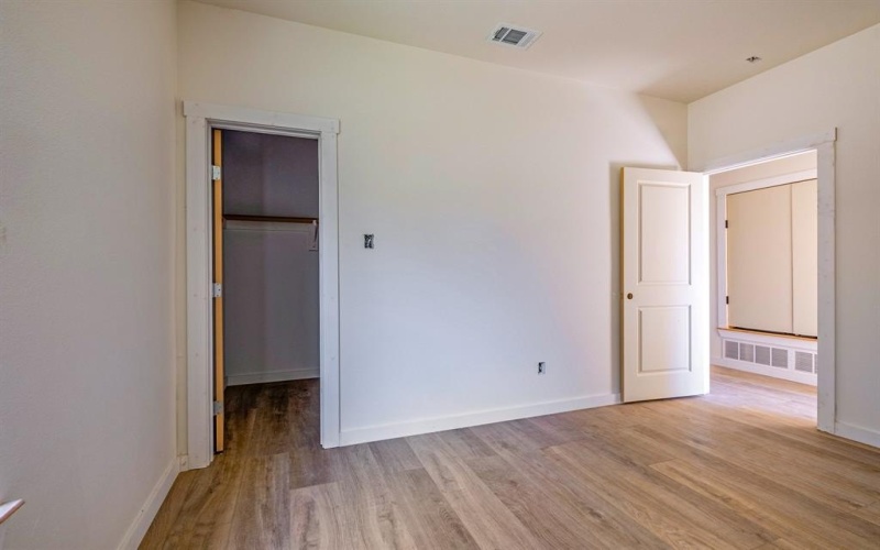 2510 Oxford Avenue, Fort Worth, TX 76106, 6 Bedrooms Bedrooms, ,2 BathroomsBathrooms,Residential Multi Family,For Sale,2510 Oxford Avenue,0,21142677