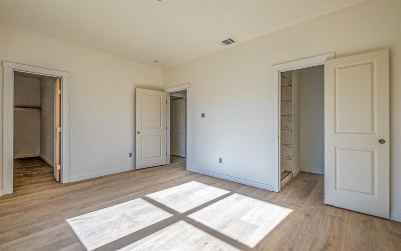 2510 Oxford Avenue, Fort Worth, TX 76106, 6 Bedrooms Bedrooms, ,2 BathroomsBathrooms,Residential Multi Family,For Sale,2510 Oxford Avenue,0,21142677